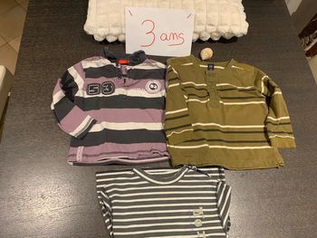 Lot de 2 tee-shirts manches longues taille 3 ans