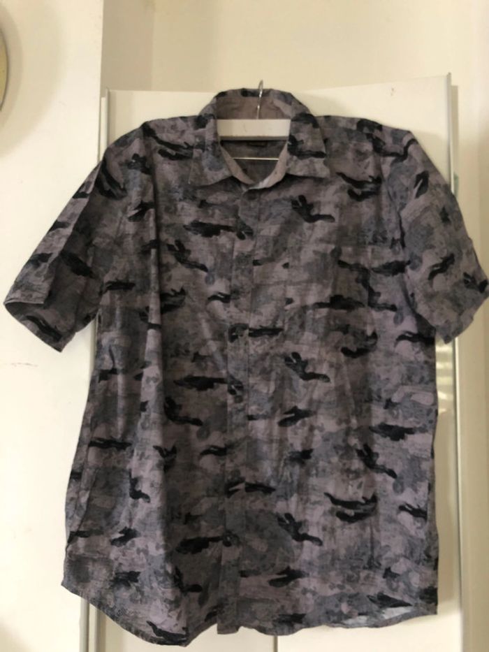 Chemise . Camouflage militaire . Taille L