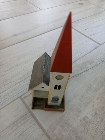 Maquette église - circuit ferroviaire 