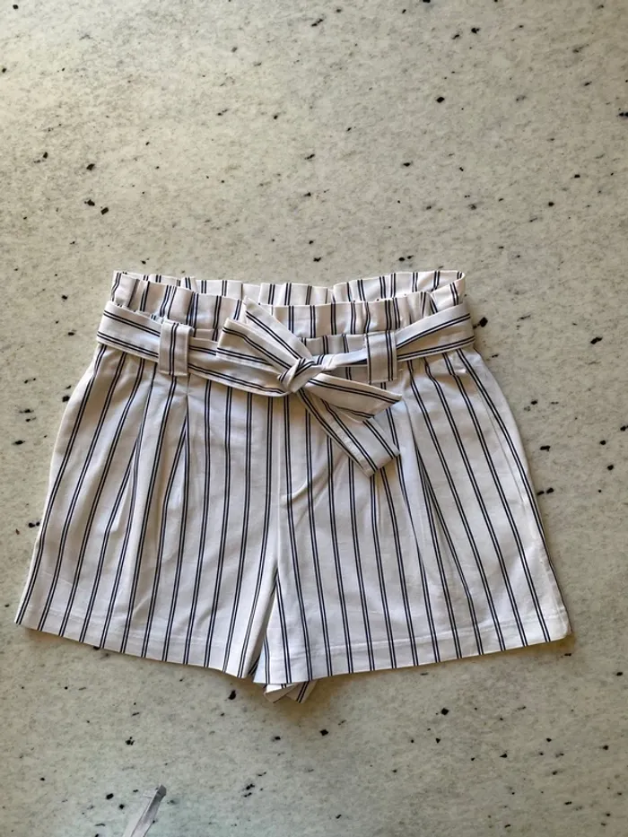 Short taille haute rayé Zara M - photo numéro 3