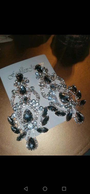 Boucle d'oreille argenté avec diamants