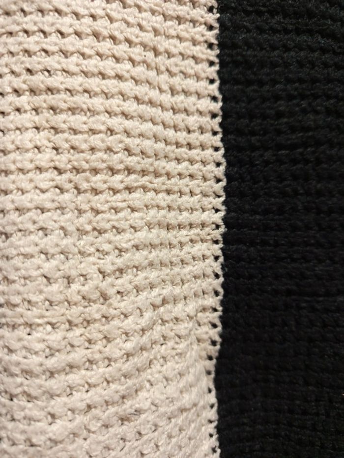 🔝 Pull manches longues évasées Shein noir et blanc rayé taille M 38 en acrylique et polyamide - photo numéro 6