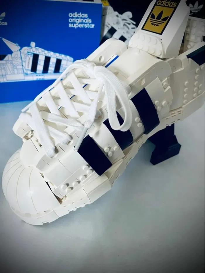 LEGO Icons 10282 - Adidas Original Superstar - Complet avec boîte et Notice - photo numéro 5