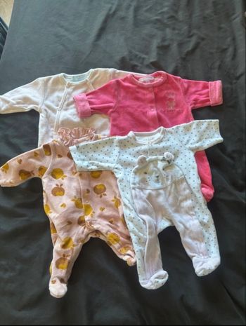Lot pyjamas velours taille 0