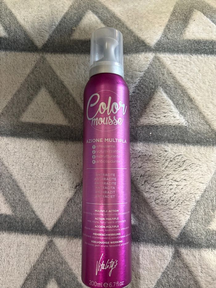 Vitality’s color mousse anthracite