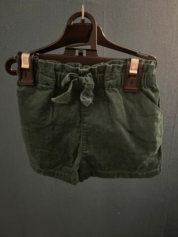 Très beau short pour petite fille
