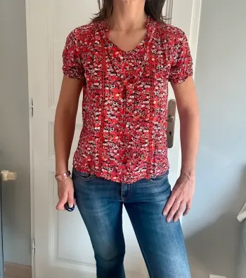 Blouse rouge fleurie – Grace & Mila (T36 / S)