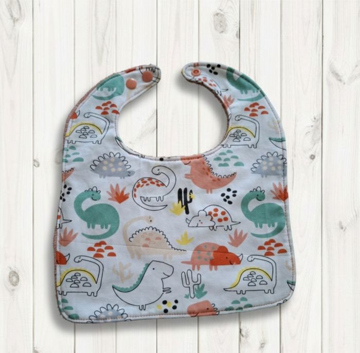 Bavoir classique Création fait main artisanale - photo numéro 1