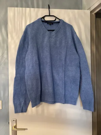 Pull bleu
