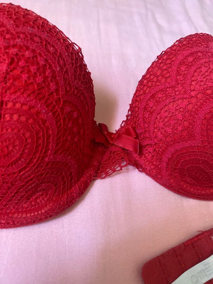 soutien-gorge rouge à coque et à armature, Gemo taille 90 B - photo numéro 2