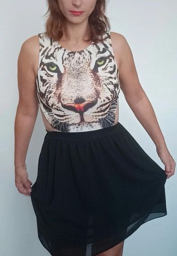 Robe courte ouverte cotés motif tigre