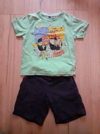 T-shirt + short - 4 ans