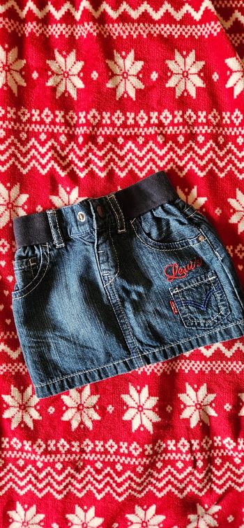 Jupe marque levi s taille( 12 moi)