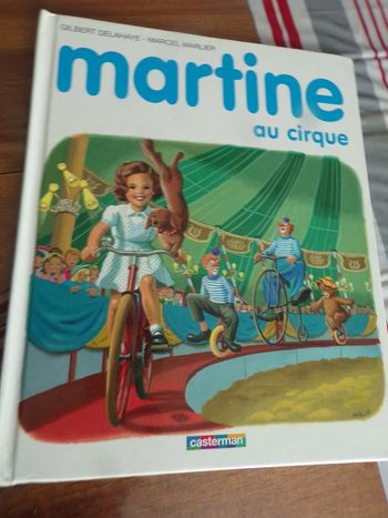 Livre N°4 martine au cirque casterman 1984