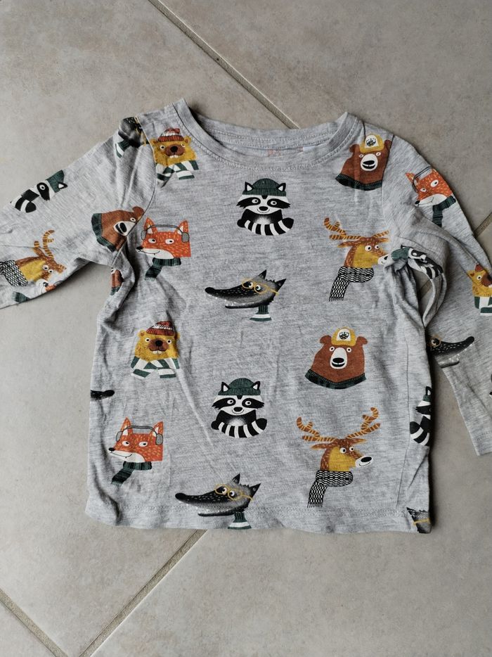 Tee-shirt C&A, taille 2-3 ans