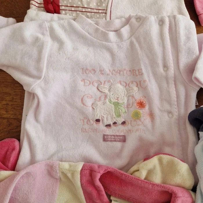 Lot de pyjamas 6 et 9 mois - photo numéro 3