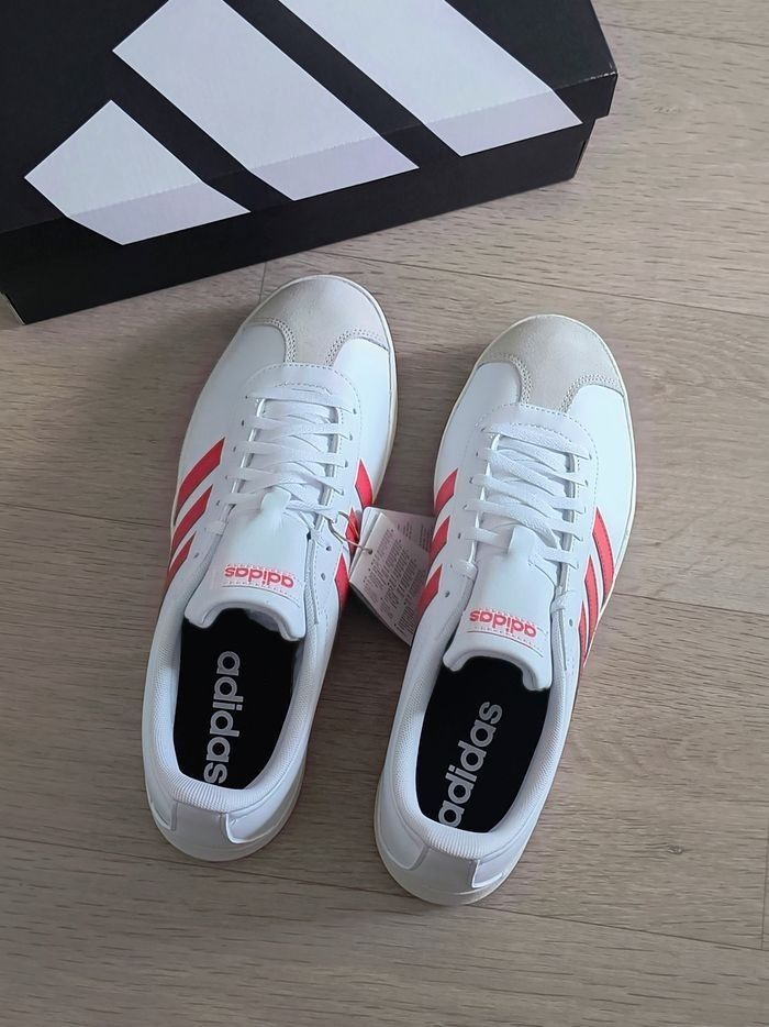 Baskets chaussures adidas taille 44.5 neuves - photo numéro 4