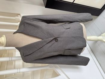 Veste Sinéquanone grise et liserés noirs