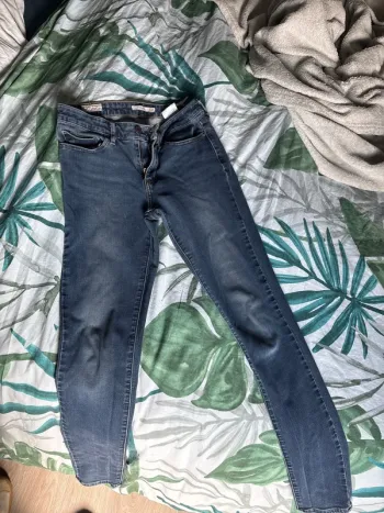 Levis femme 711