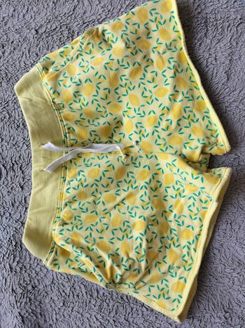 Short jaune citron