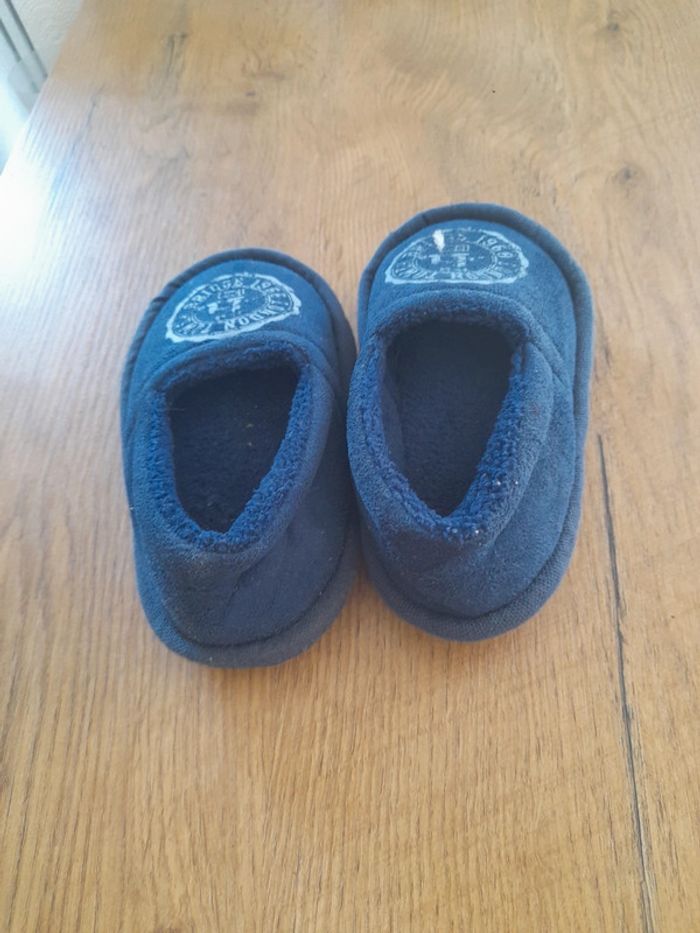 Une paire de chaussons - photo numéro 2