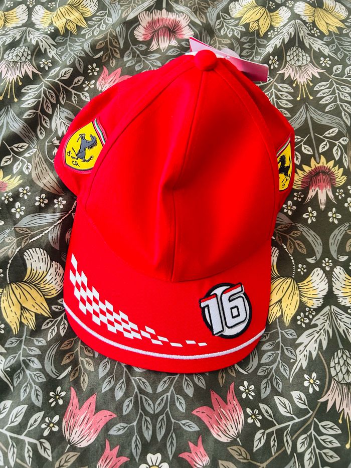 Casquette + Sweat Ferrari - photo numéro 8