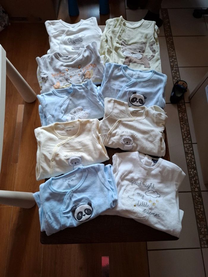 Lot 9 pyjamas 18 mois