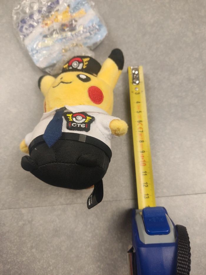 Peluche Pikachu plush porte clé keychain pokemon center 2020 - photo numéro 5