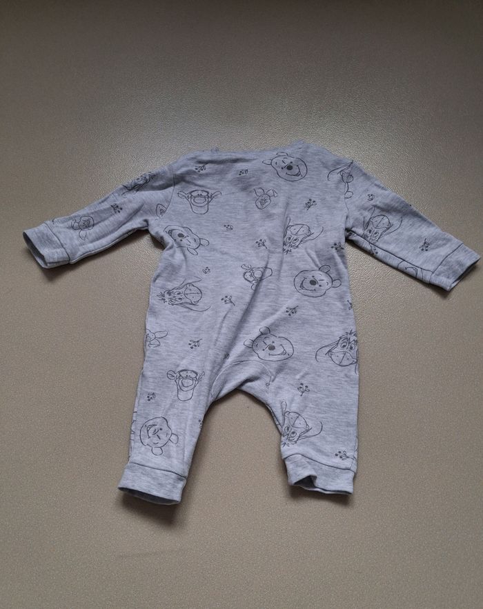 Pyjama chaud Winnie l’Ourson – Disney by Primark – Taille 3-6 mois - photo numéro 2