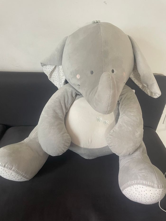 Grande peluche, éléphant Noukie ´s