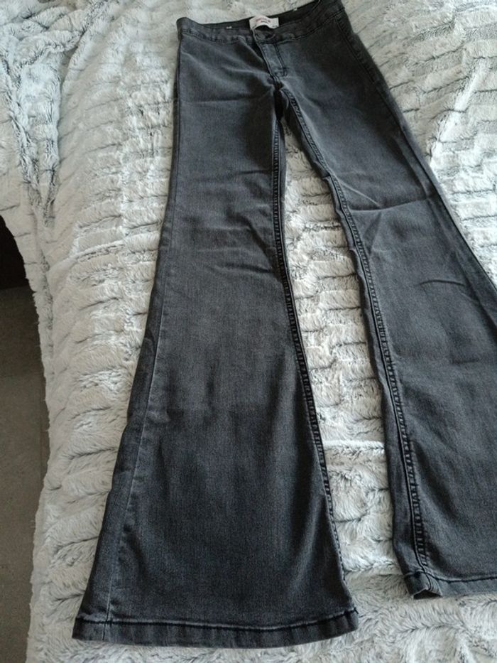 Jean flare neuf Jennyfer 30 - photo numéro 2