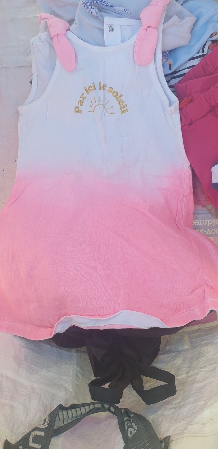 Lot vêtements fille 18mois - photo numéro 2