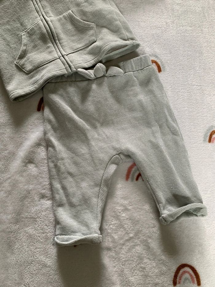 Ensemble fille 6 mois - photo numéro 2