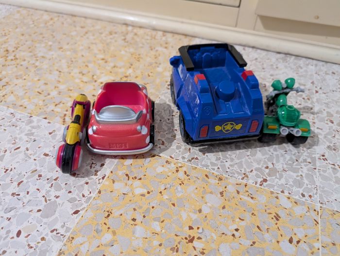 Lot voitures connues - photo numéro 2