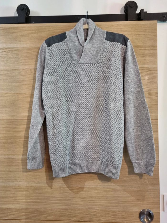 Pull col v