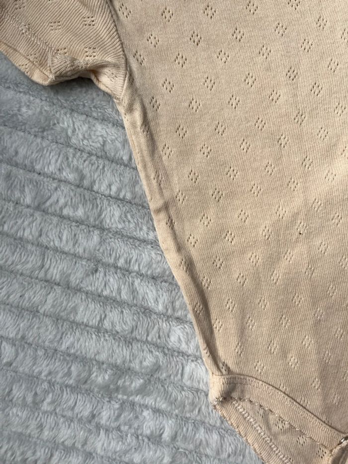 Lot de 2 bodys manches courtes Kiabi 3 mois - photo numéro 4