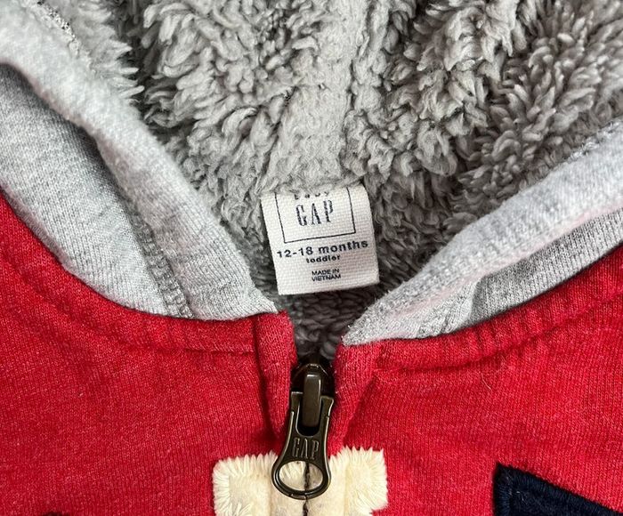 Gilet chaud à capuche rouge et gris GAP pour bébé 12-18 mois - photo numéro 3