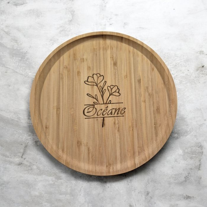 Plat rond en bois gravé - photo numéro 3
