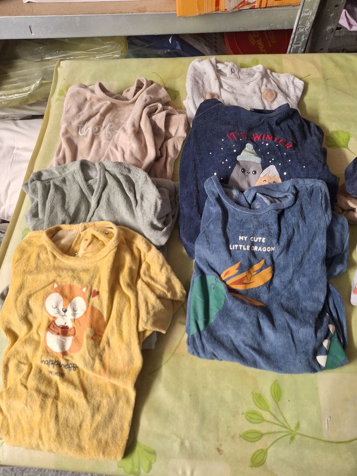 Lot vêtements garçon 12 mois - photo numéro 2