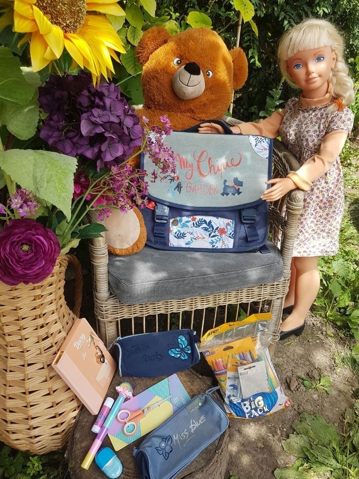 Cartable Chipie My garden + trousses + Big pack Bic Bic + journal intime + surligneur arc en ciel 5 en 1 + ciseaux + gomme taille crayon à réservoir à réservoir