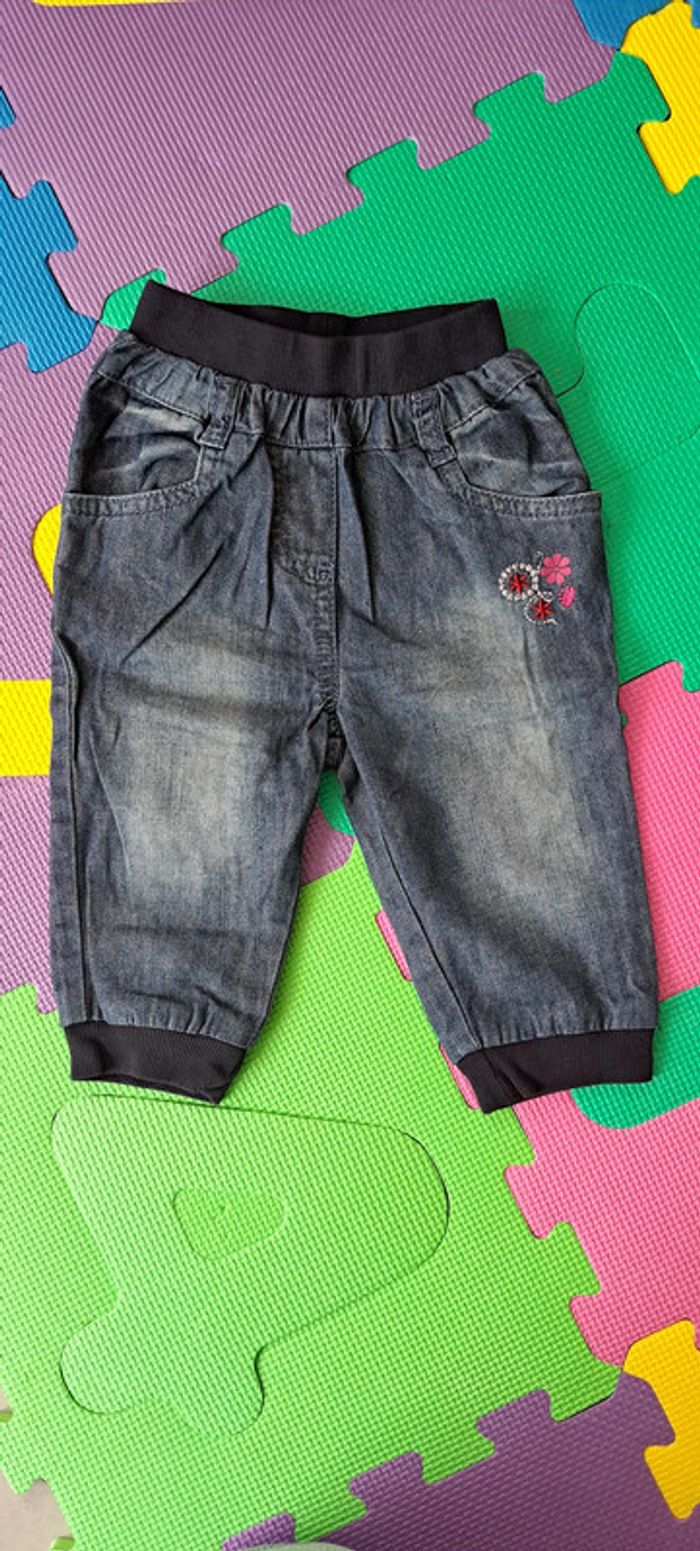 Lot 5 pantalons + 1 body ML 12m - photo numéro 2