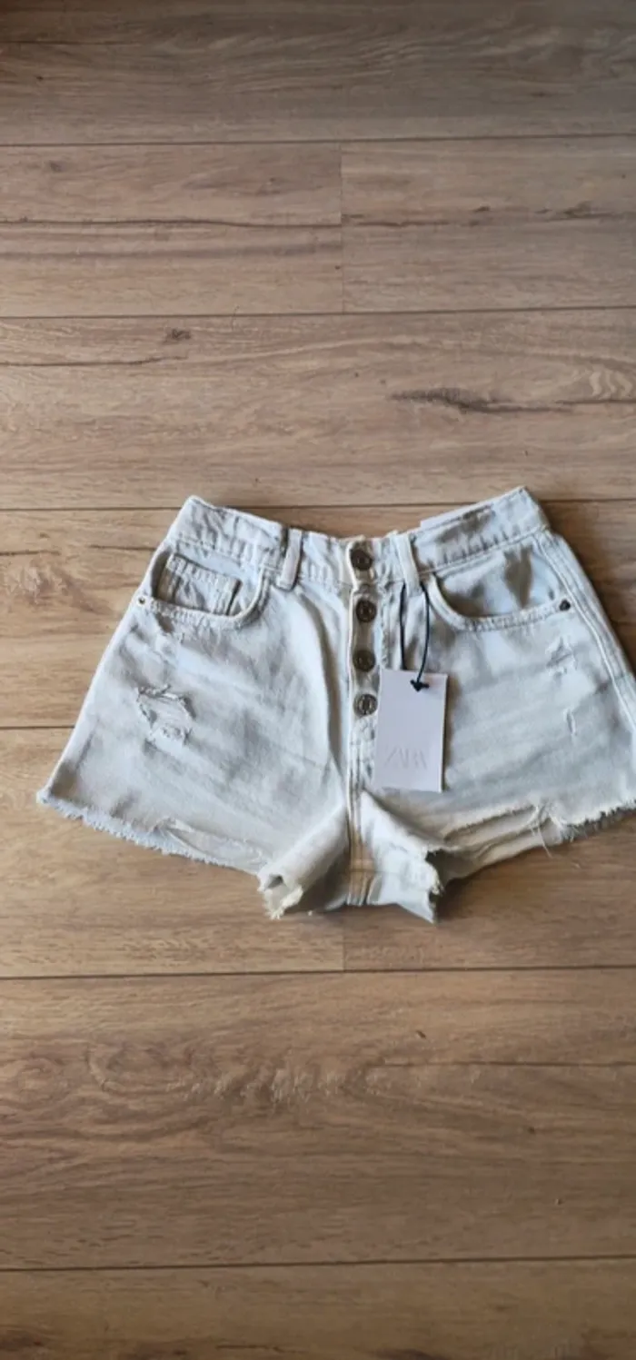 Short Zara