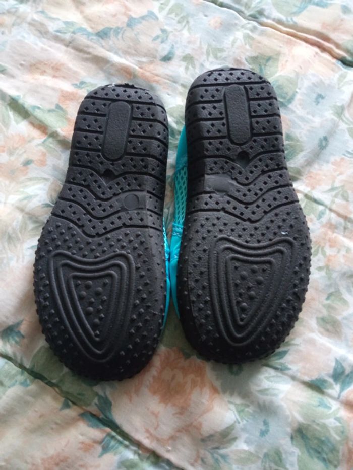 Chaussures de bain ou piscine 26/27 - photo numéro 2