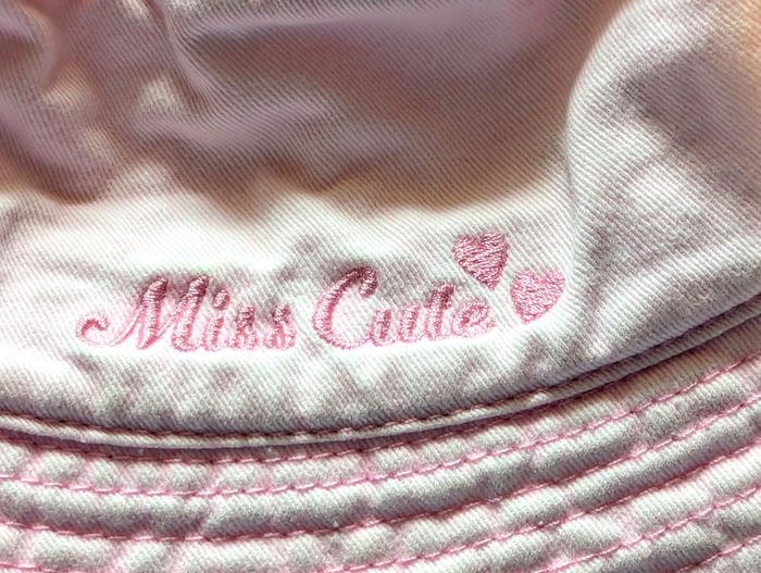 Chapeau Bob DopoDopo Rose Ecritures Miss Cute Petits Cœurs Vêtement Accessoire Petits Enfants - photo numéro 3