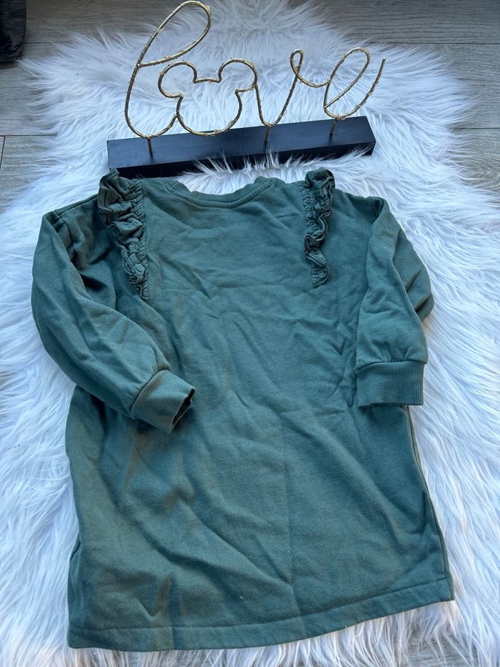 Très belle robe d’hiver verte 🥰 minnie Disney taille 5 ans - photo numéro 3