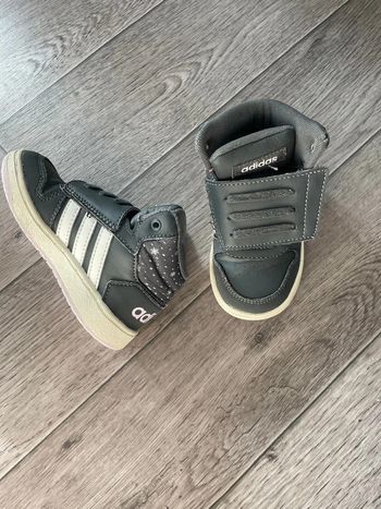 Baskets à scratch sans lacets Adidas 24