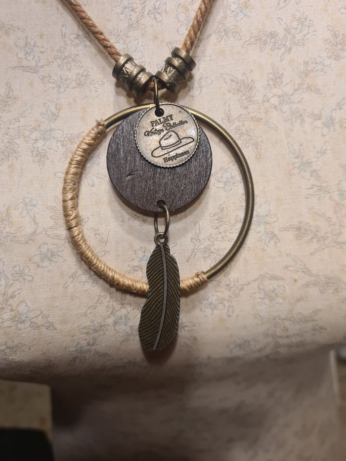 Collier. Sautoir. Plume. Marron. 45 cm. - photo numéro 3