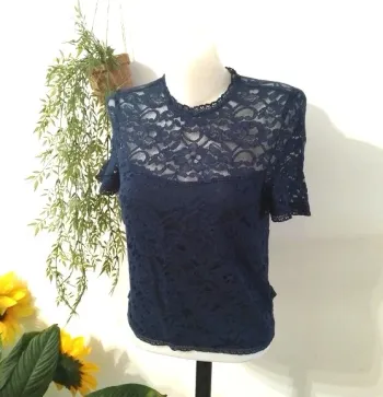 haut dentelle doublé jennyfer taille S - neuf