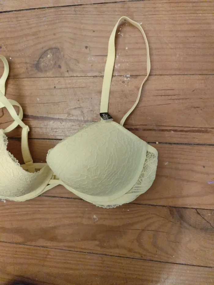 Soutien gorge Undiz jaune 85 D neuf - photo numéro 2