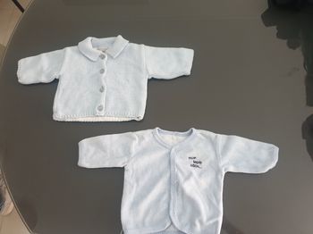 Lot gilets taille Naissance